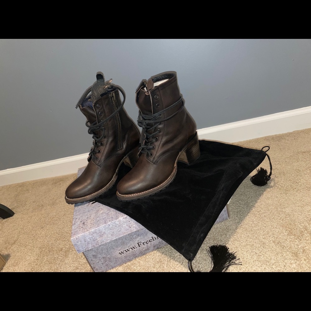 Cavalier Distressed boot